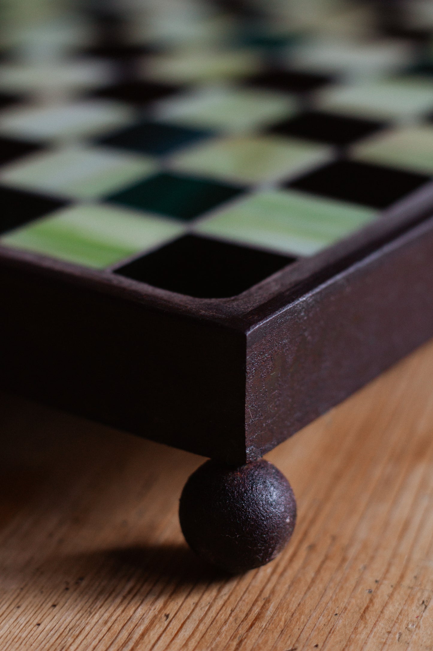 Quadratischer Untersetzer mit Glasmosaik *Schachbrett Avocado*