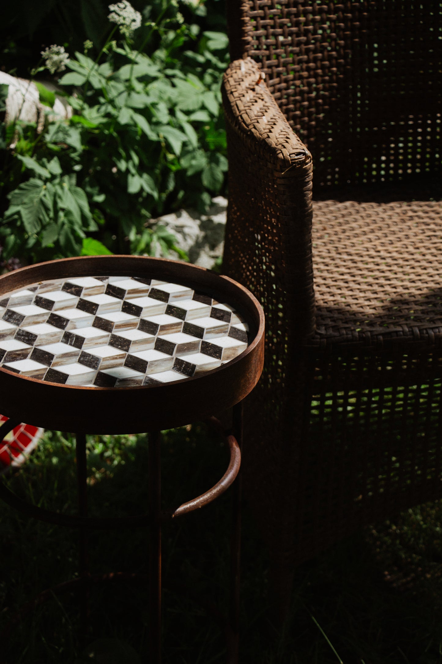 Schalen.Tisch Elfenbein-Anthrazit