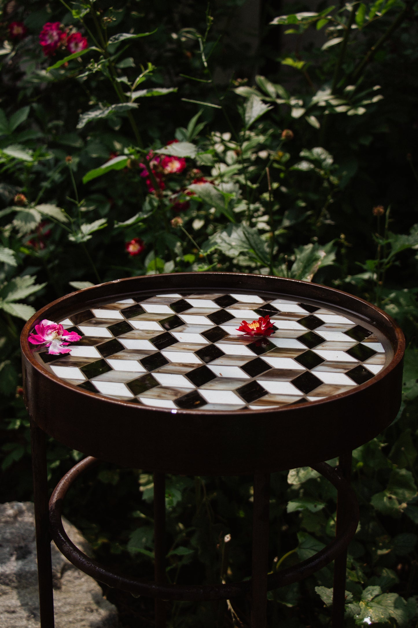 Schalen.Tisch Elfenbein-Anthrazit