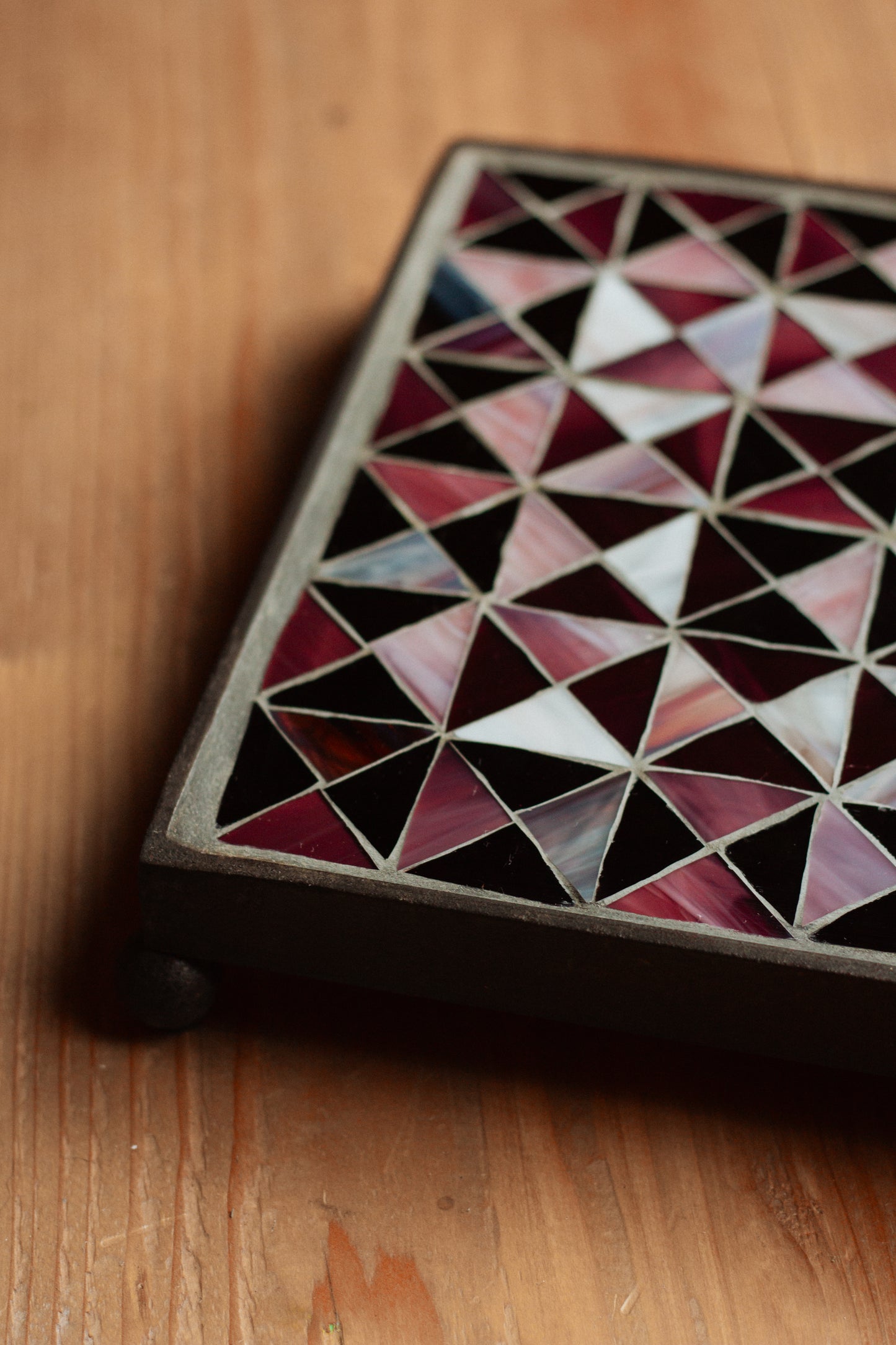 **AKTION** Quadratischer Untersetzer mit Glasmosaik purple Quilt II