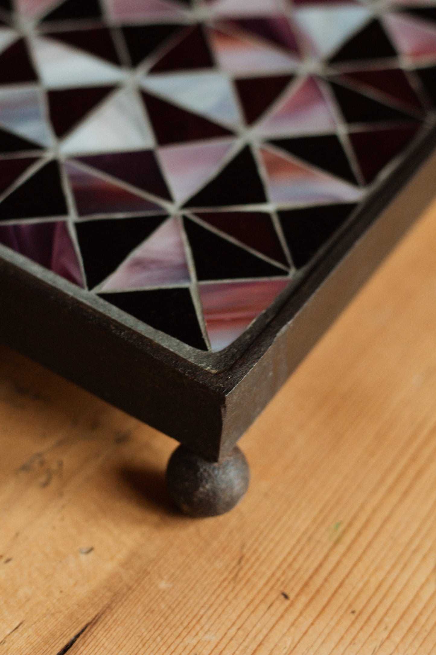 **AKTION** Quadratischer Untersetzer mit Glasmosaik purple Quilt II