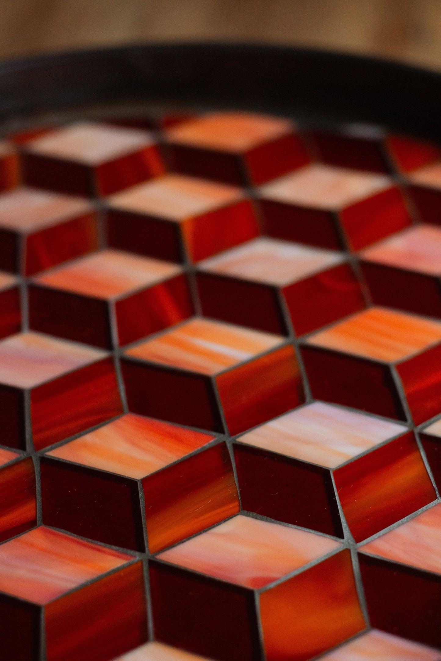 Schalen.Tisch Rote Rauten