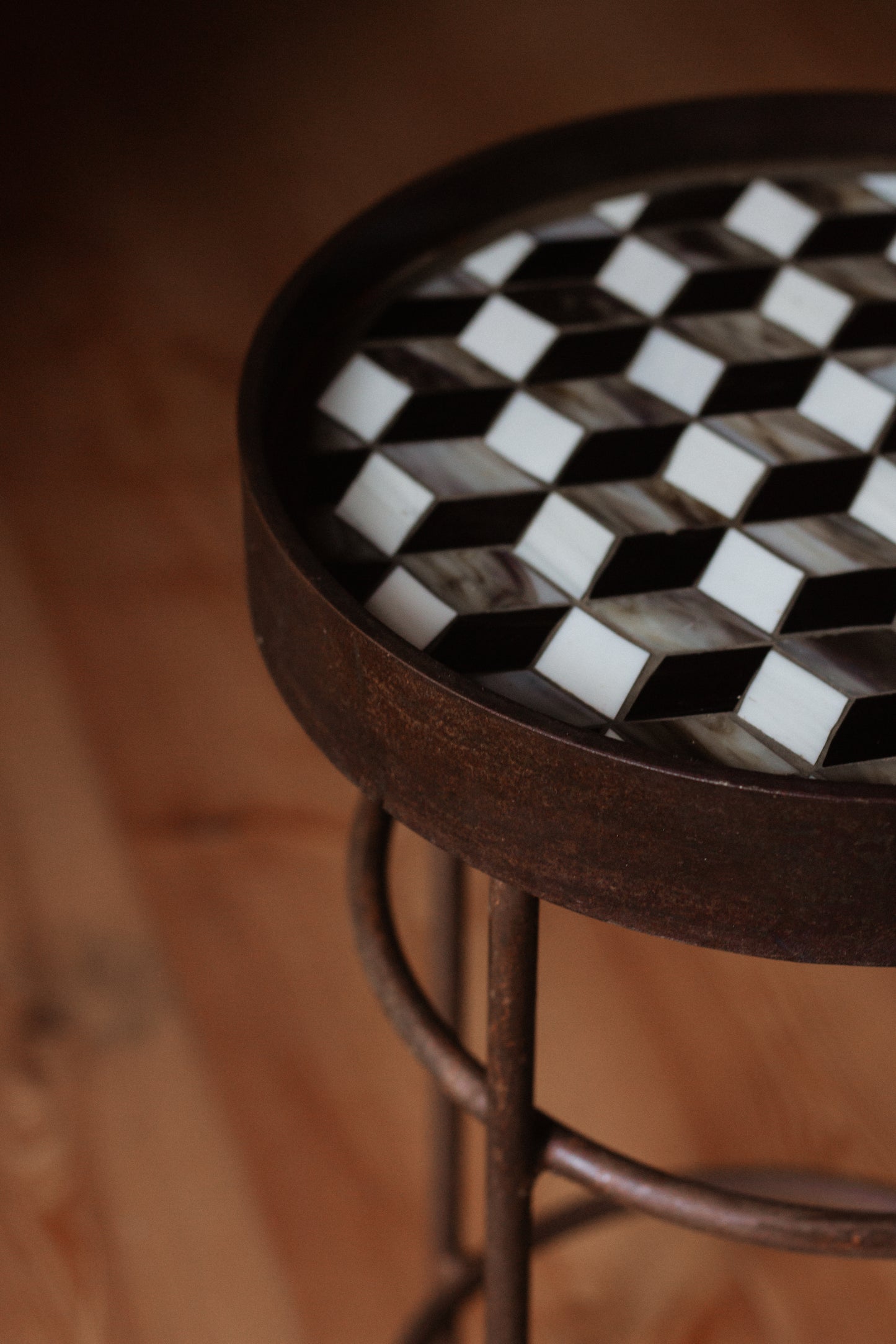 Schalen.Tisch Elfenbein-Anthrazit