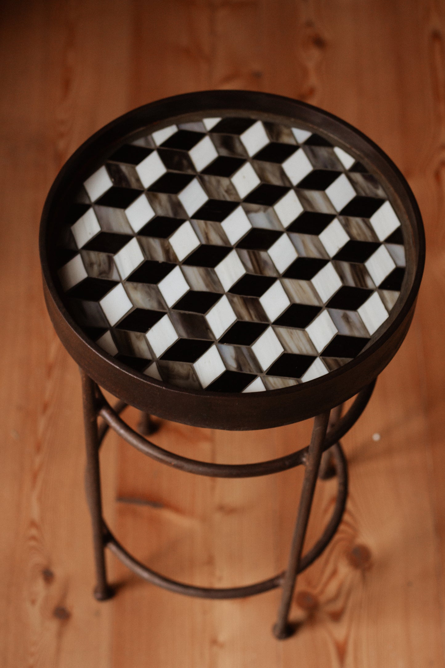 Schalen.Tisch Elfenbein-Anthrazit