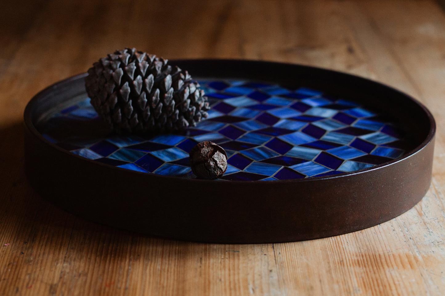 Schalen.Tisch Kornblume