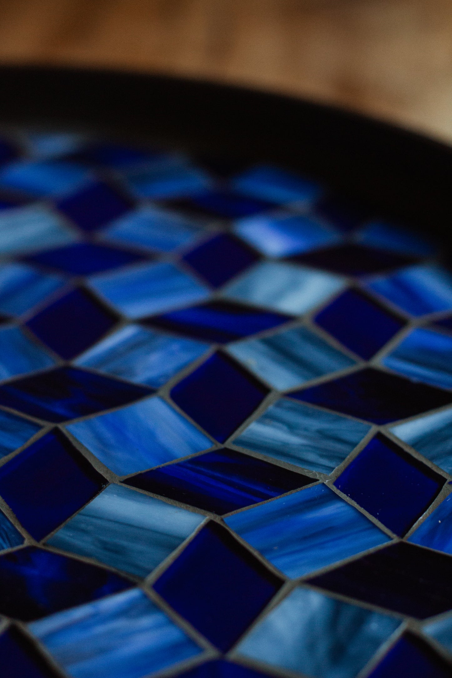 Schalen.Tisch Kornblume