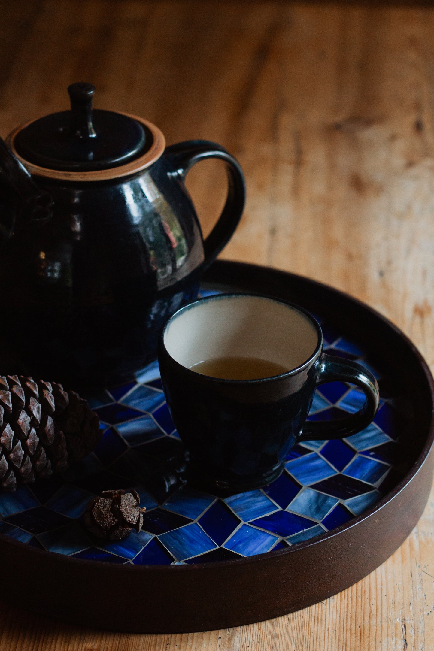 Schalen.Tisch Kornblume