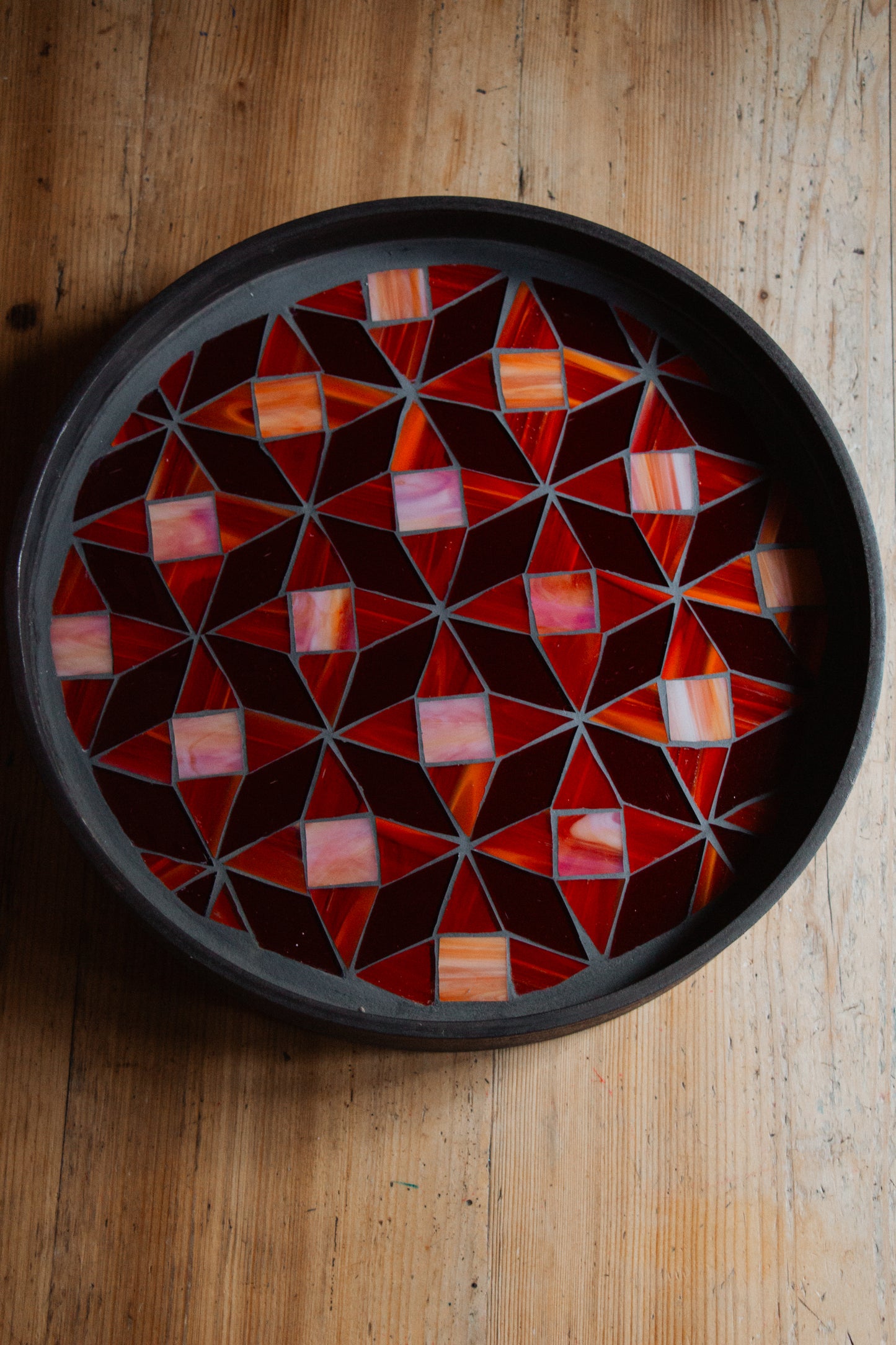 Schalen.Tisch Feuerrot