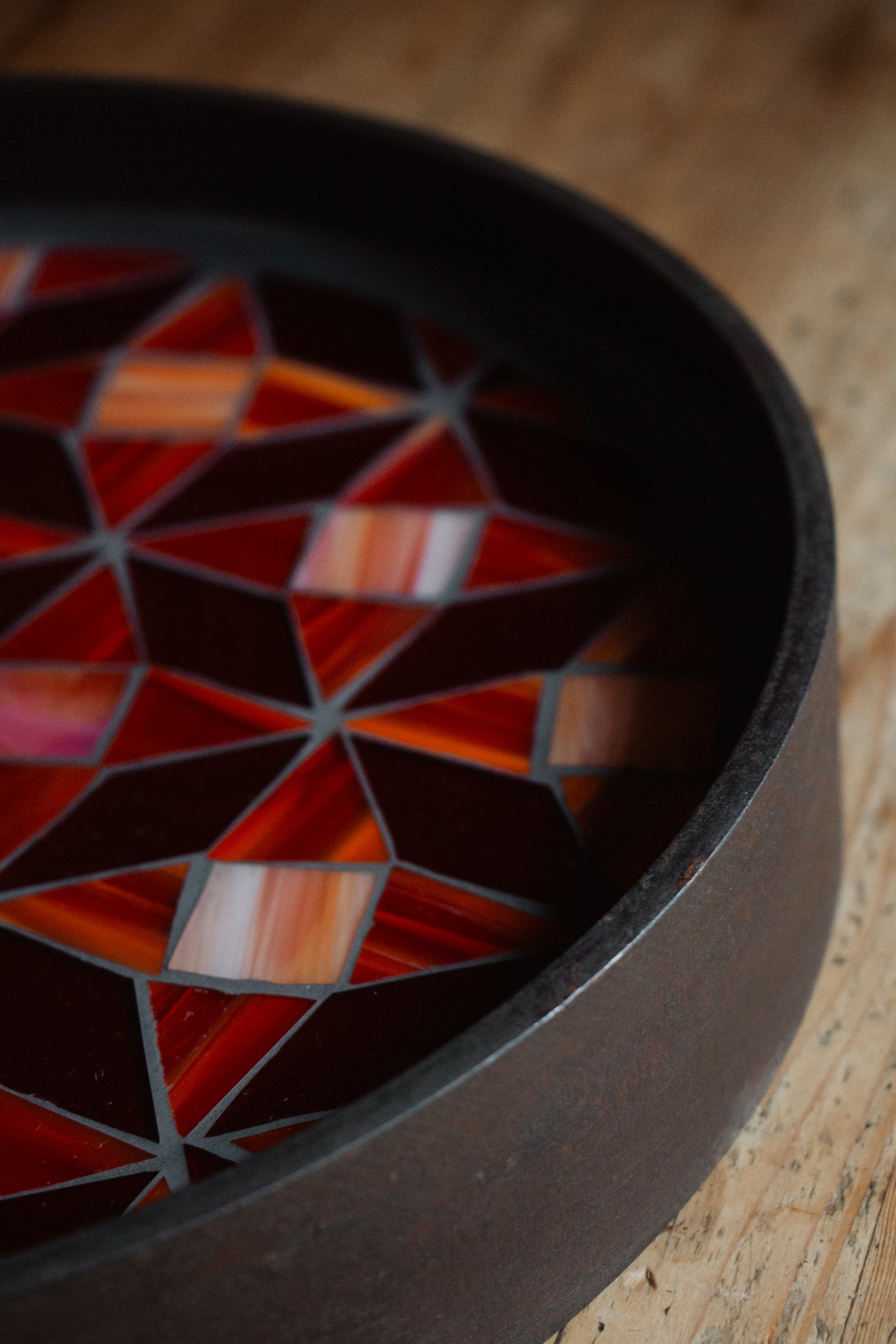 Schalen.Tisch Feuerrot