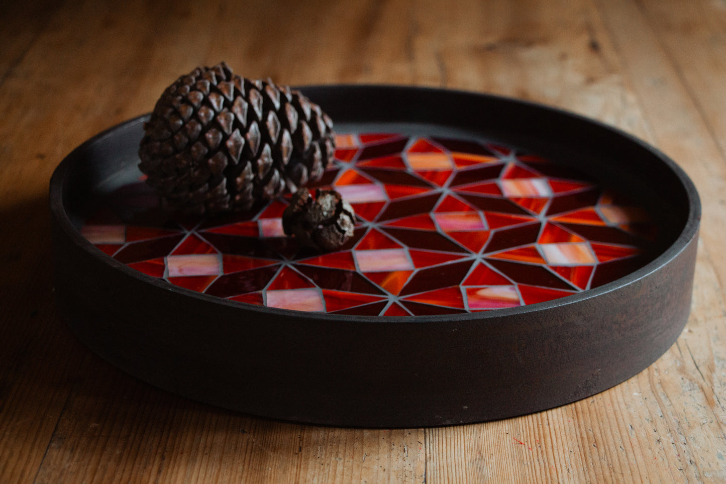 Schalen.Tisch Feuerrot