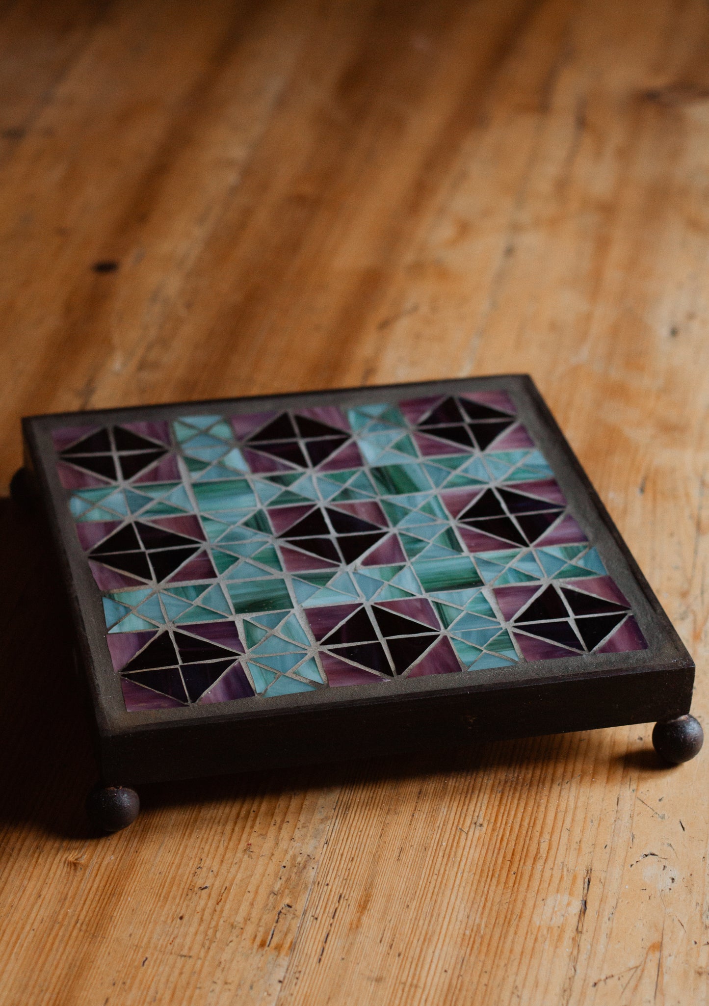 **AKTION** Quadratischer Untersetzer mit Glasmosaik Purple mint Quilt